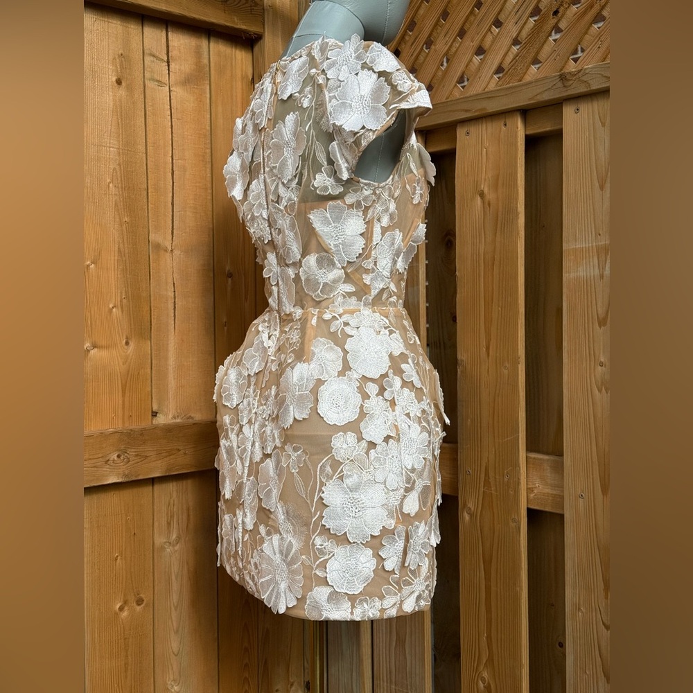 🆕 BRONX & BANCO 🧿 NWOT Jasmine Capsleeve White Floral Mini Dress, Sz S US 4 - Picture 11 of 16